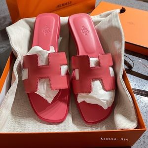 BNIB Oran Sandal in Rose Boisé color size 41